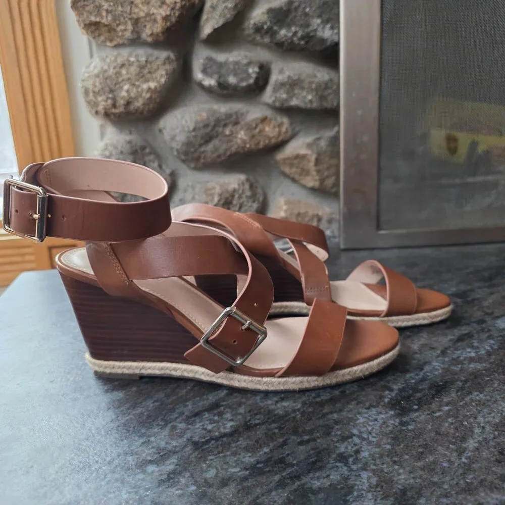 Essex Lane Brown Leather Strappy Wedge Sandals Size 9M